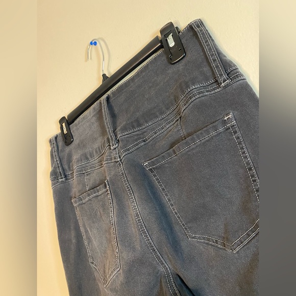 Fashion Nova Gray Skinny Jeans Size 13 Women Men Kids Teens Pants Bottoms - Picture 5 of 5